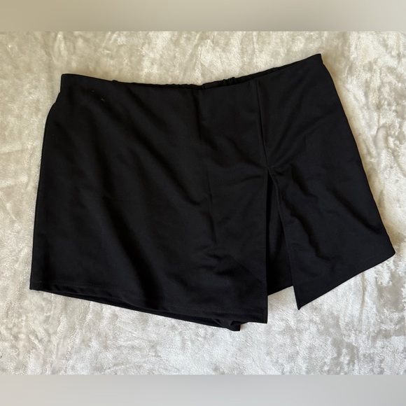 Split Hem Skirt - Picture 4 of 5